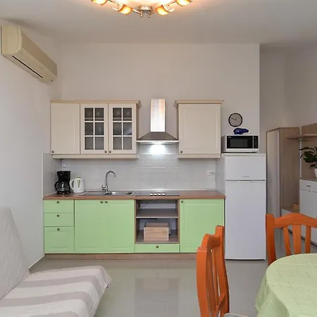 Apartment Fuer 4 Personen Ca 42 Qm In Fazana-surida, Istrien Istrische Riviera